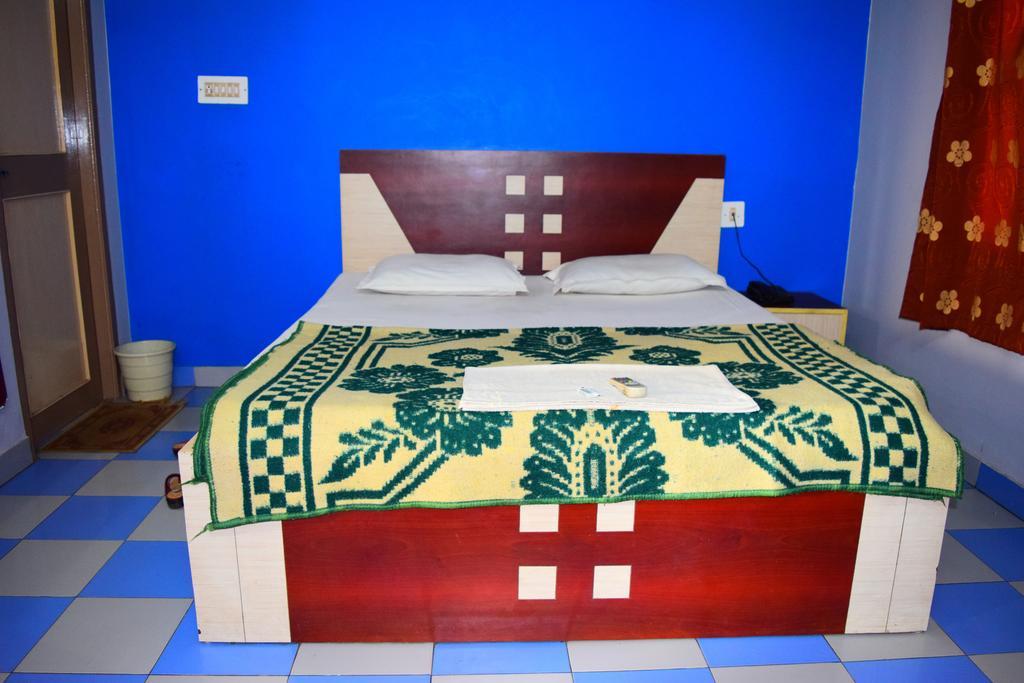 Golden Dust Hotel Пури Стая снимка