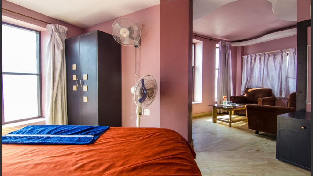 Golden Dust Hotel Пури Екстериор снимка
